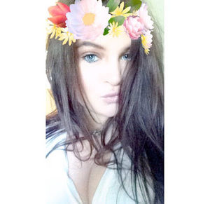 Meet your Posher, Caroline